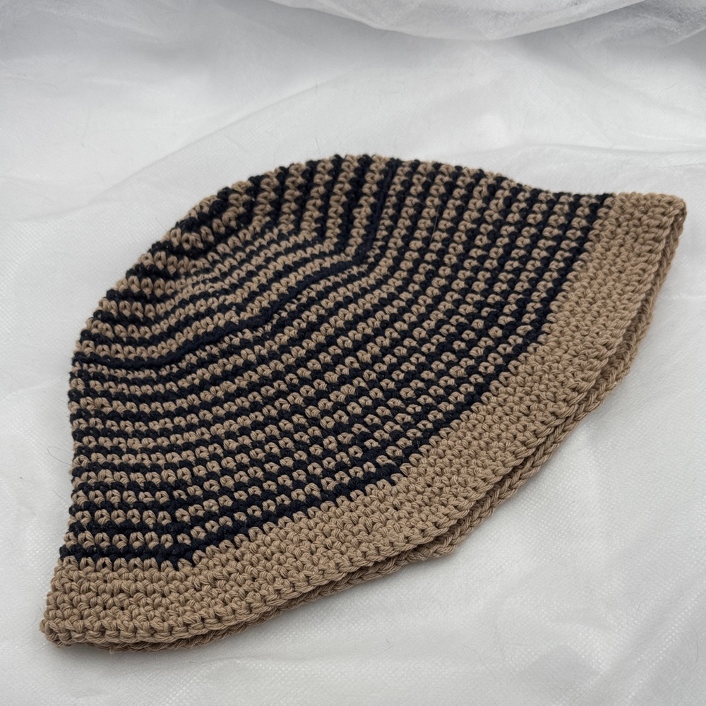Hand crochet cotton bucket hat NWOT